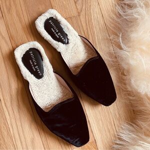 Patricia Green pointyBlack Velvet Cinderella Women's Faux Fur Mules size 6